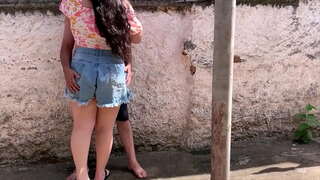 Apaļš un man un sūkāt uz ielas, ēda manu pakaļu, un apsēdās, lai baudīt