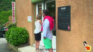 شہوانی ، شہوت انگیز واپس اوپر واپس Leiddi ہو جاتا ہے hardfucked ایک مشکل ڈک کے ساتھ آدمی