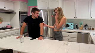 ���ඟුලේ ඔහුගේ සහෝදරියන් GF