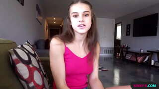 Ma demi-soeur a trouvé son petit ami a été triche sur ses et de vouloir revenir à lui, elle m&#039;a demandé de la baiser et de lui laisser prendre des photos de nous - Ellie Idol