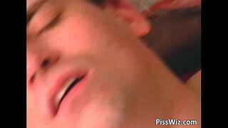 ناضجة شقراء وقحة المصات الديك ويحصل